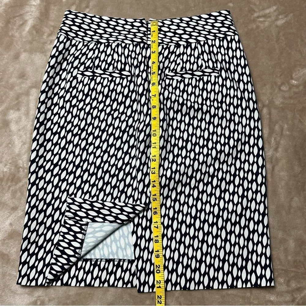Banana Republic Sloan Pencil Skirt Blue White Geometric Career Business Size 2 - Picture 10 of 10